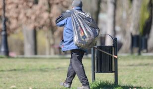Bezrobotni będą zbierać śmieci. Nowa inicjatywa w polskim mieście