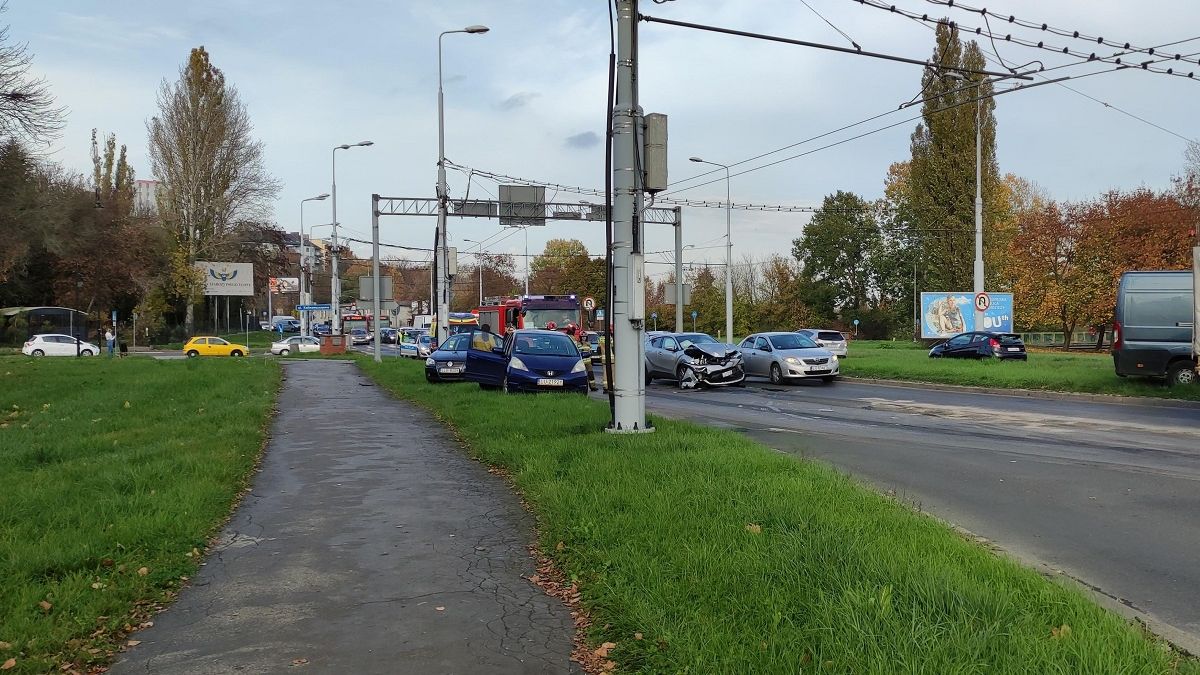 Karambol pięciu aut na al. Andersa w Lublinie