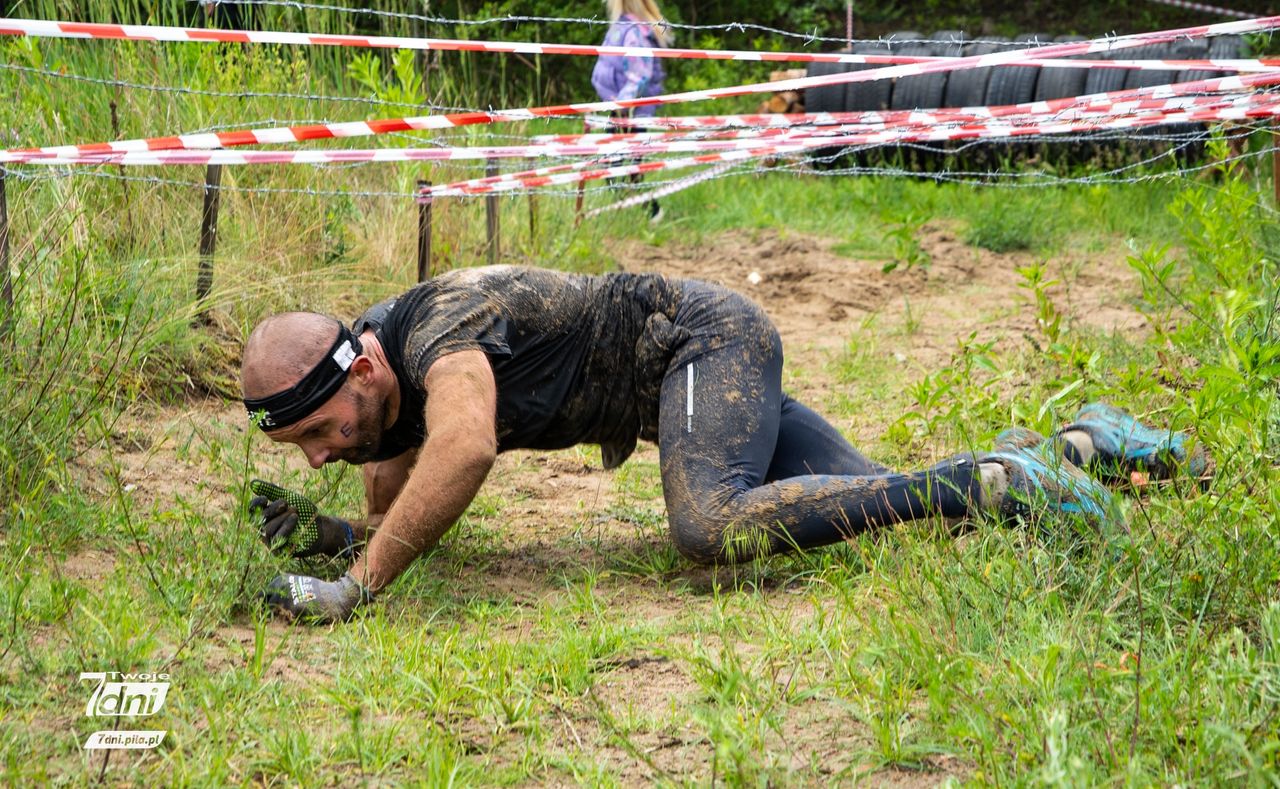 Ekstremalny bieg Miki Run na poligonie w Pile