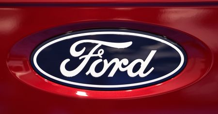 Ford wprowadzi AI do samochodów. Start w 2027 roku