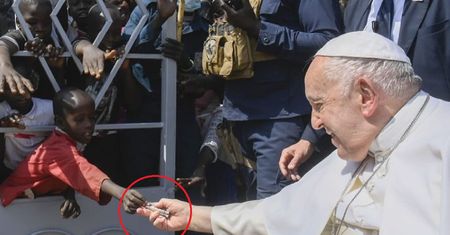 Nietypowy prezent. Papież otrzymał go od małego chłopca