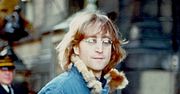 John Lennon zginął przed swoim domem. Mordercę spotkał kilka godzin wcześniej