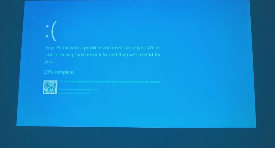 Niebieski ekran błędu znika po 40 latach z Windowsa. Co go zastąpi?