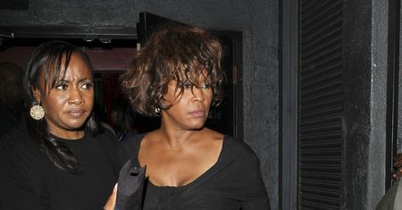 To DILERZY znaleźli ciało martwej Whitney Houston!