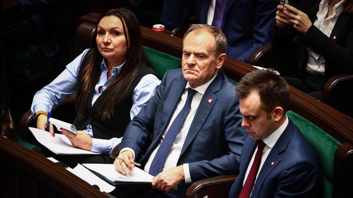 Premier Donald Tusk i minister finansów Andrzej Domański