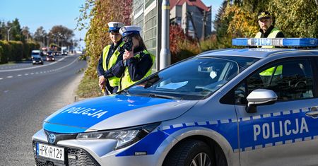 Akcja Znicz 2022. Zmiany organizacji ruchu, remonty i utrudnienia dla kierowców na Wszystkich Świętych