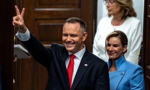 Zagraniczna prasa pisze o zaprzysiężeniu Nawrockiego. "Początek politycznej batalii"