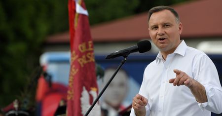 Sondaż. Główni przeciwnicy Dudy rosną w siłę. Rywalizacja coraz bardziej zacięta