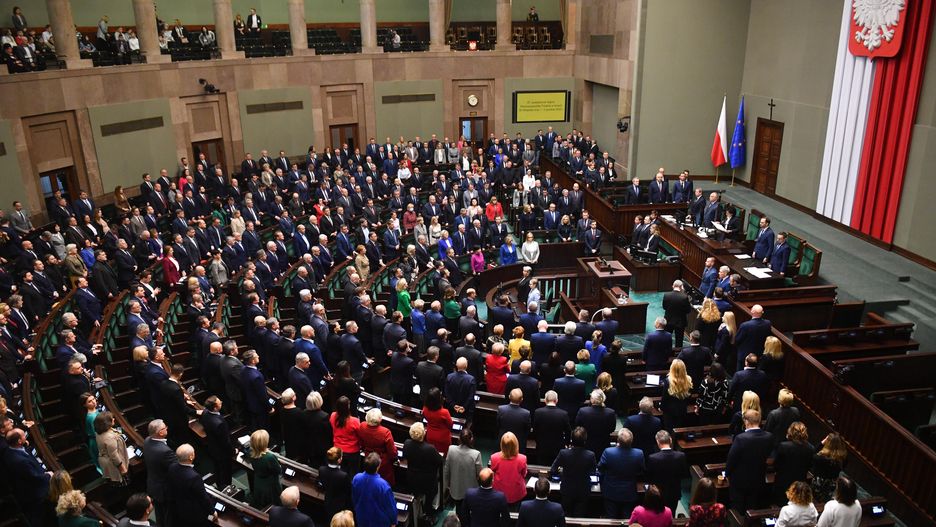 Posłowie RP mogą być spokojni o swoje prywatne finanse. Mogą brać korzystne, nisko oprocentowane pożyczki, a w chwili kryzysu ekonomicznego wystąpić o bezzwrotną zapomogę