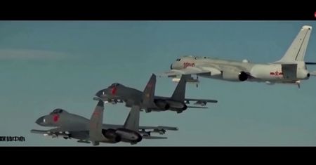 Propagandowy film chińskich sił powietrznych wykorzystuje materiały z hollywoodzkich hitów