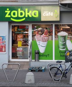 Rozbój w Żabce. Kilkadziesiąt osób wpadło do opolskiego sklepu