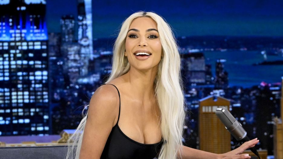 Kim Kardashian pozuje z gołą pupą na okładce amerykańskiego magazynu