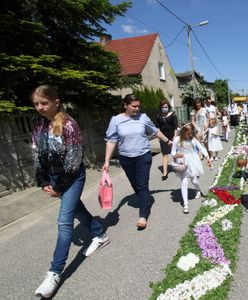 Boże Ciało i długi weekend. Duże utrudnienia w ruchu, policja rusza z kontrolami