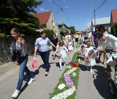Boże Ciało i długi weekend. Duże utrudnienia w ruchu, policja rusza z kontrolami
