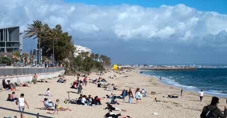 Alarm w Hiszpanii. Czarne flagi na kilkudziesięciu plażach