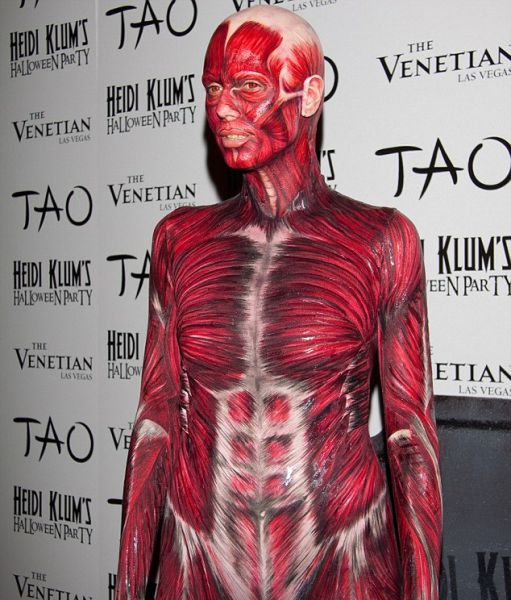 9 niesamowitych halloweenowych przebrań supermodelki Heidi Klum 17