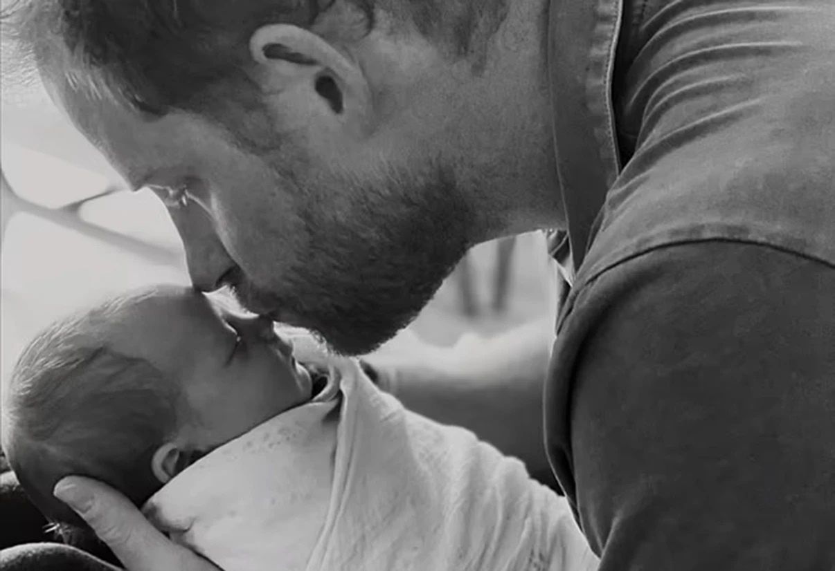 Książę Harry i Meghan Markle w najnowszym dokumencie pokazali dzieci!