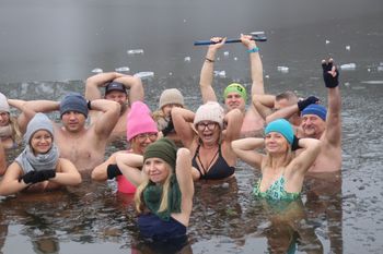 Radomsko: Morsy kąpielą na Wymysłówku rozpoczęły niedzielę