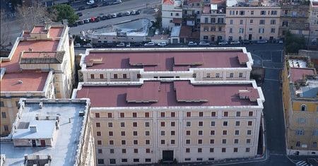 Dom Świętej Marty. Tu mieszkał i zmarł papież Franciszek