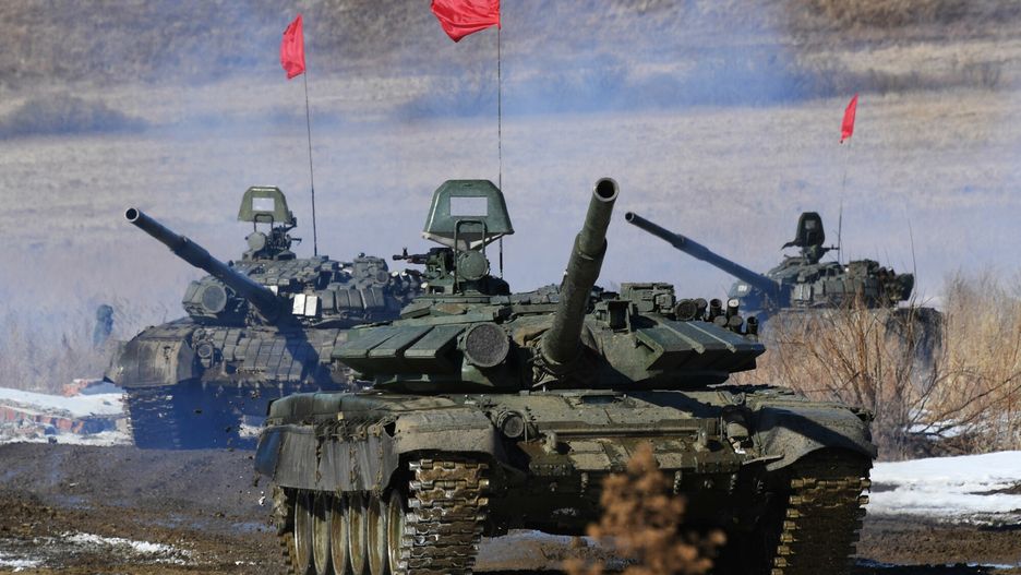 arch386179908 26.02.2020 The T-72 tanks ride during the Tank Biathlon competition at the combined arms stage of the International Army Games 2020 at the Sergeyevsky range in Primorsky krai region, Russia. Vitaliy Ankov / SputnikVitaliy Ankov