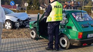 Świdnik: Maluch zderzył się z Toyotą. Dwie osoby ranne