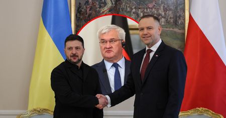 Burza w Polsce po decyzji Zełenskiego ws. UPA. Szef MSZ Ukrainy reaguje