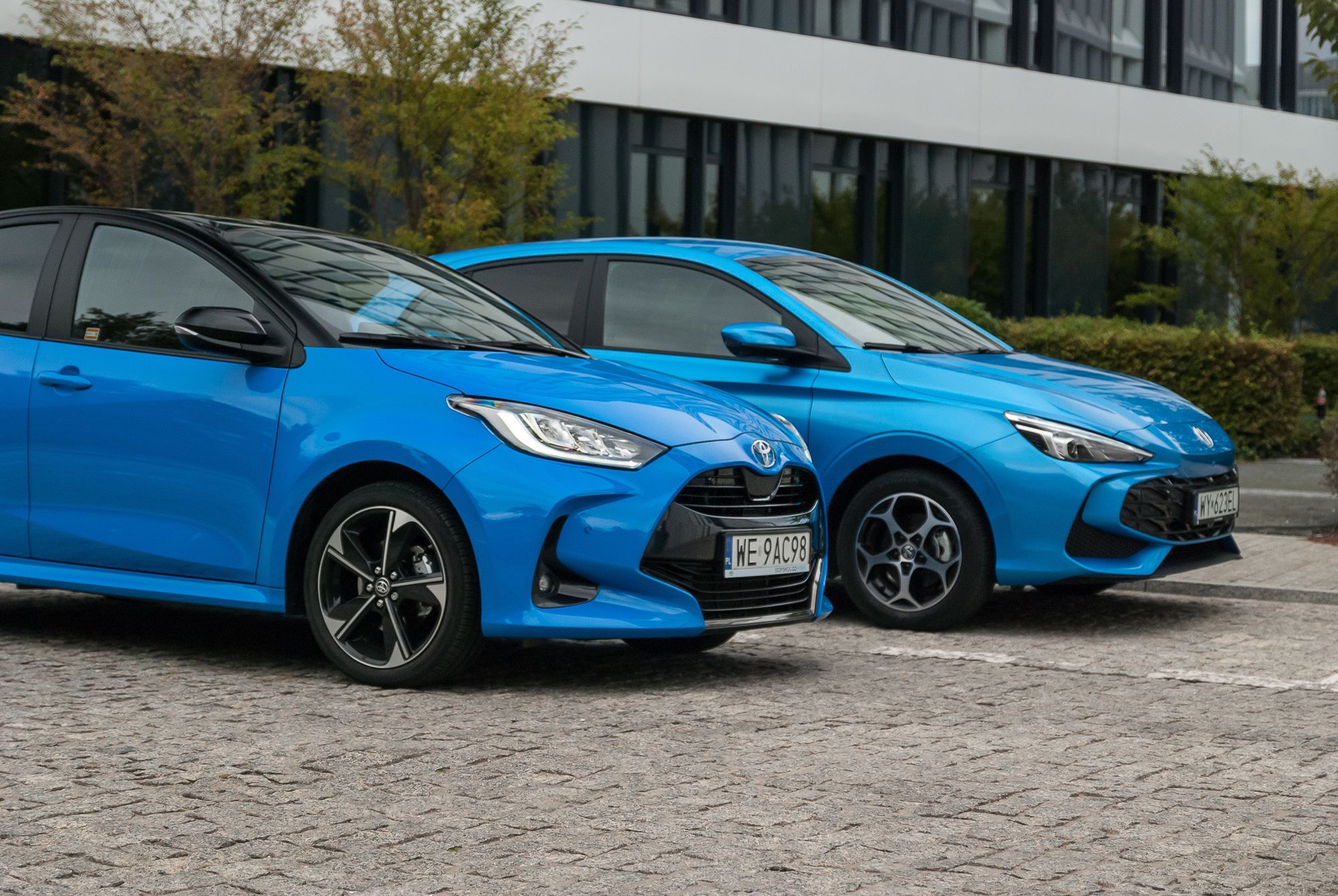 MG 3 i Toyota Yaris