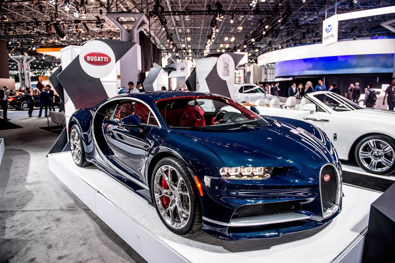 Bugatti Chiron - na żywo robi ogromne wrażenie...