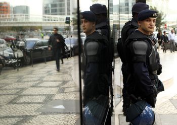 Portugalia. Legalizowali migrantów. Zarobili co najmniej 2 mln euro