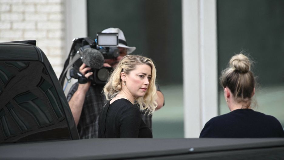 Amber Heard przybywa do sądu