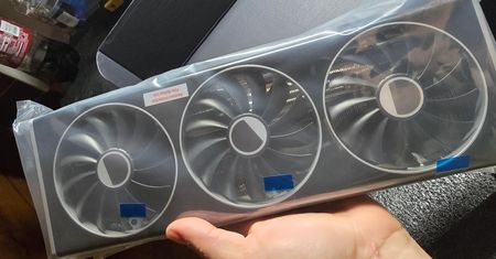 Kupił Radeona RX 7900 XTX za 4 dolary. Pokazał, jak wygląda sprzęt