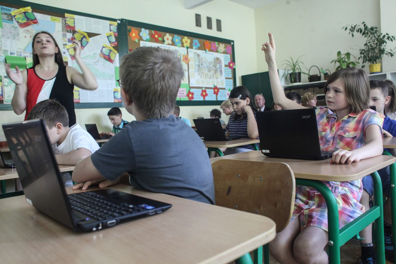 PiS rozda dzieciom laptopy. "Tak dużych zakupów jeszcze nie było"