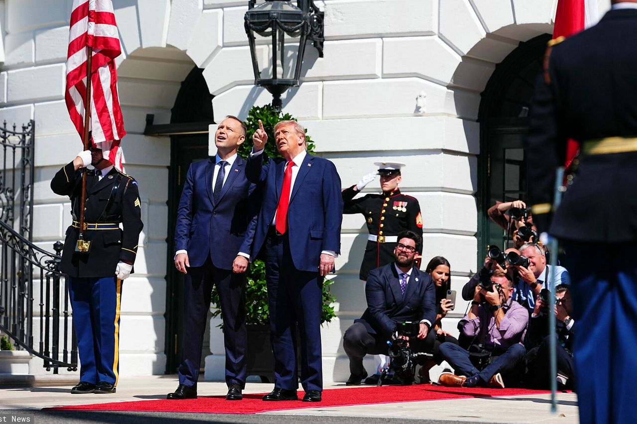 Tusk w cieniu Nawrockiego. Węgierskie media o wizycie w USA