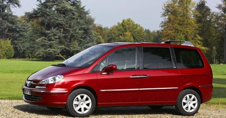 Używany Peugeot 807 - komfortowy minivan