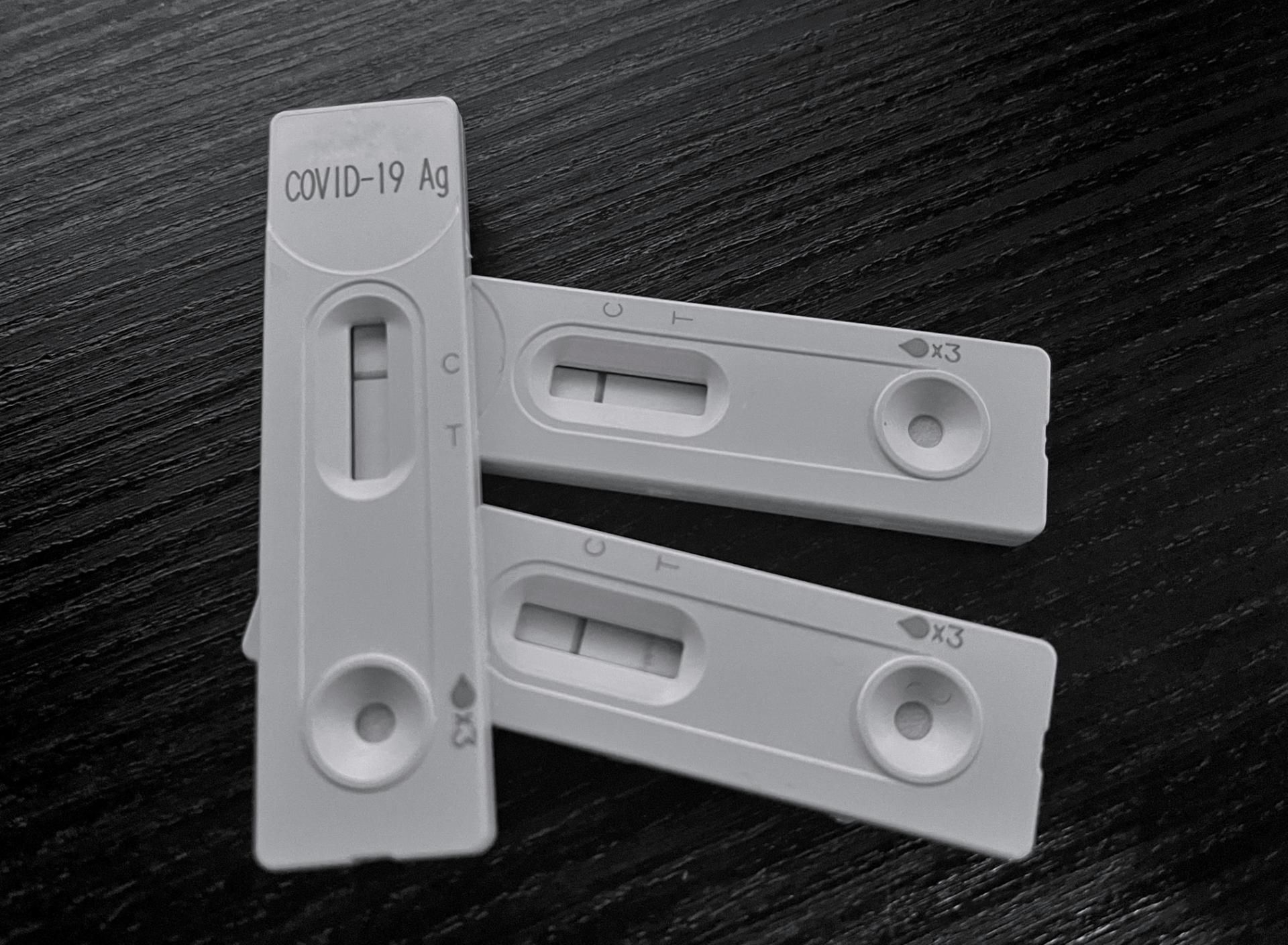 Co oznacza słabo widoczna linia w okienku (T)? To zależy, kiedy sprawdzamy wynik