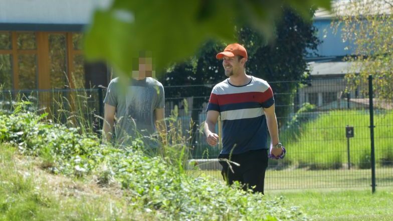 Antek Królikowski grasuje na osiedlu