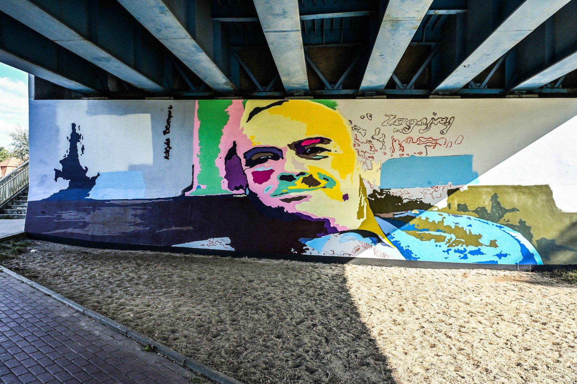 Nowy mural to podobizna Stanisława Tyma.