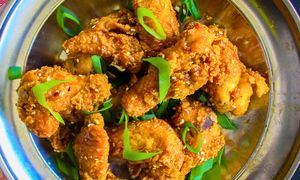 Chciał 10 mln dolarów odszkodowania. Poszło o "skrzydełka bez kości"