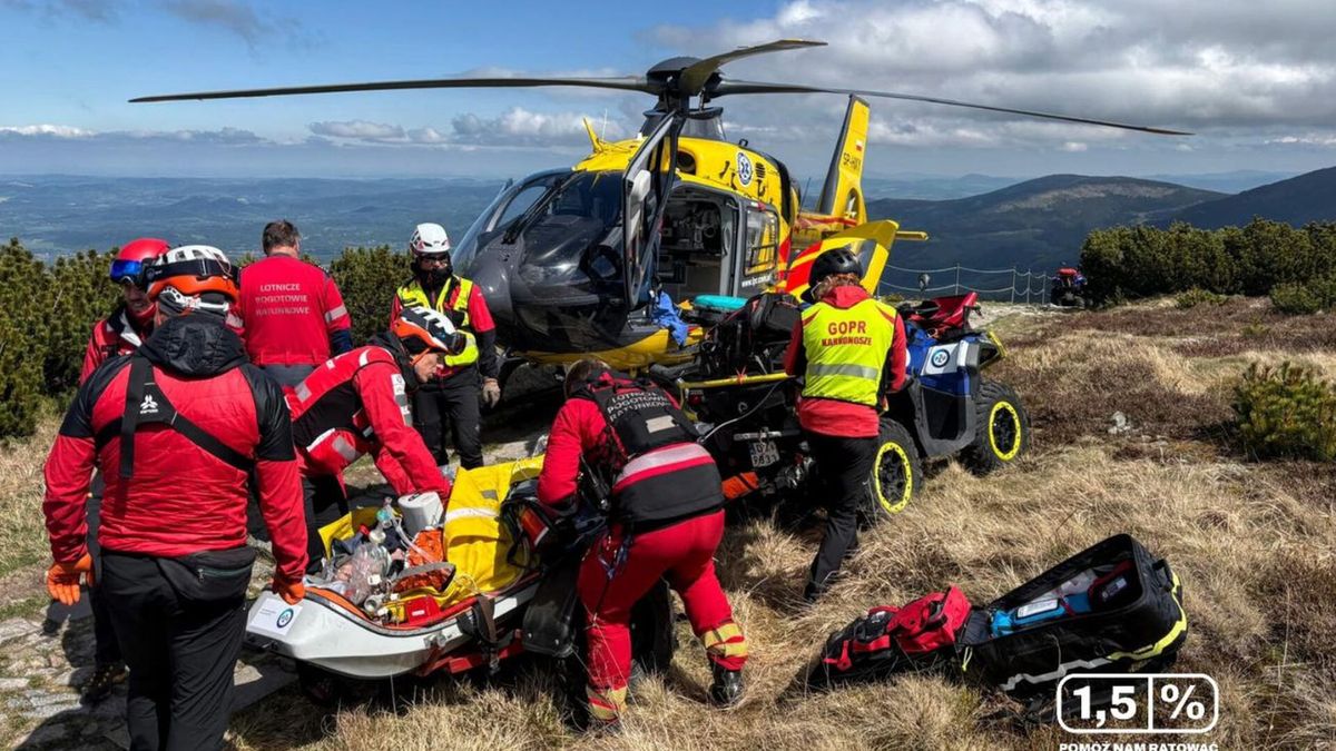 Turysta stracił przytomność w Karkonoszach. Akcja ratunkowa trwa