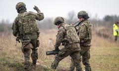 "Żołnierze chodzą po domach". Zamieszanie w Ostródzie