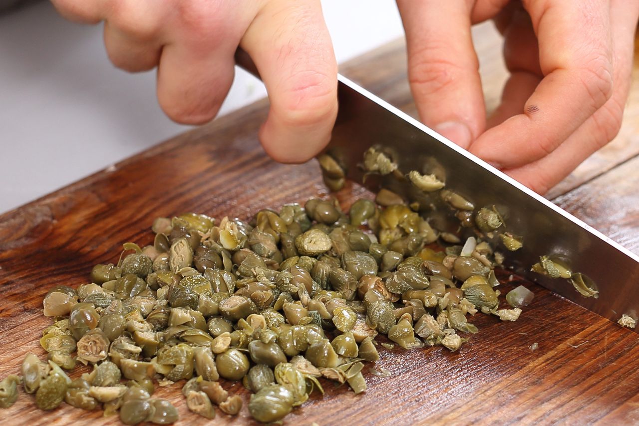 Seniorzy powinni włączyć do diety. Pomogą w zmniejszeniu ilości soli w diecie