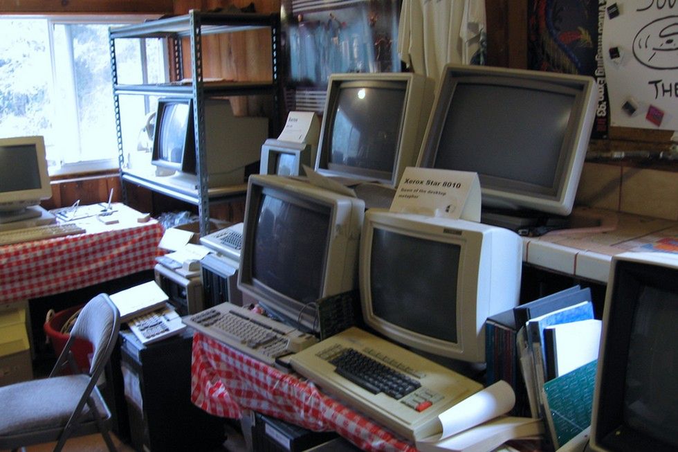 Stare komputery: kolor dowolny,pod warunkiem, że beżowy
