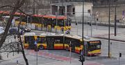 Nietypowa kolizja w Warszawie. Kierowca autobusu pomylił trasę