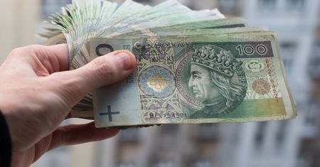 Oszustwo "na zdalny pulpit". Mężczyzna stracił 60 tys. złotych