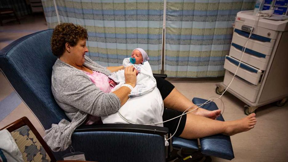 Michelle Hall myślała, że ma menopauzę. Była w 26. tygodniu ciąży