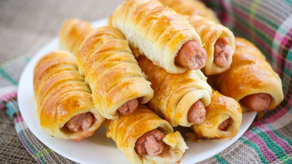 Parówki w cieście francuskim