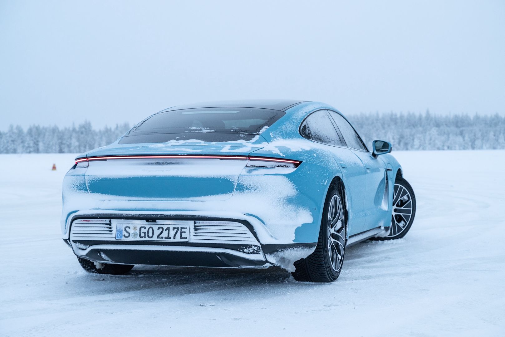 Porsche Taycan 4