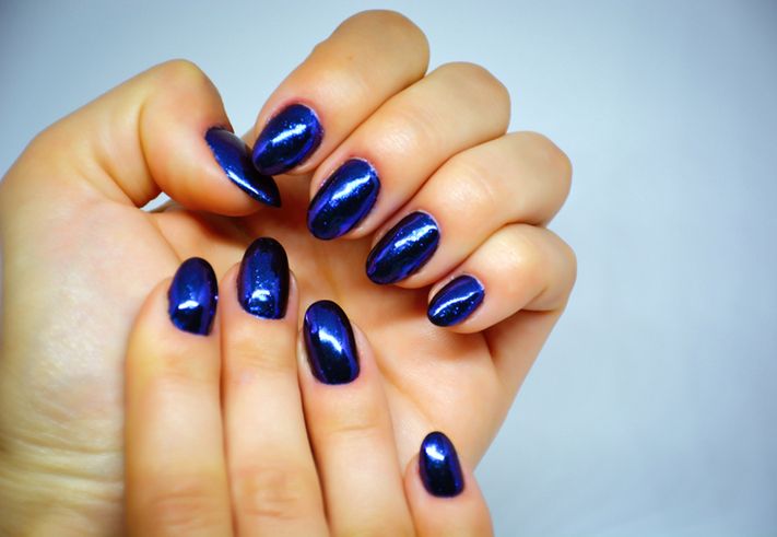 Niebieskie paznokcie – pomysł na najmodniejszy letni manicure 1