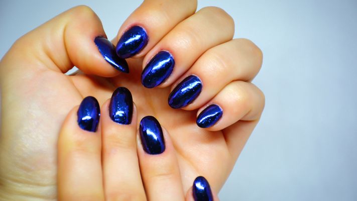 Niebieskie paznokcie – pomysł na najmodniejszy letni manicure 1