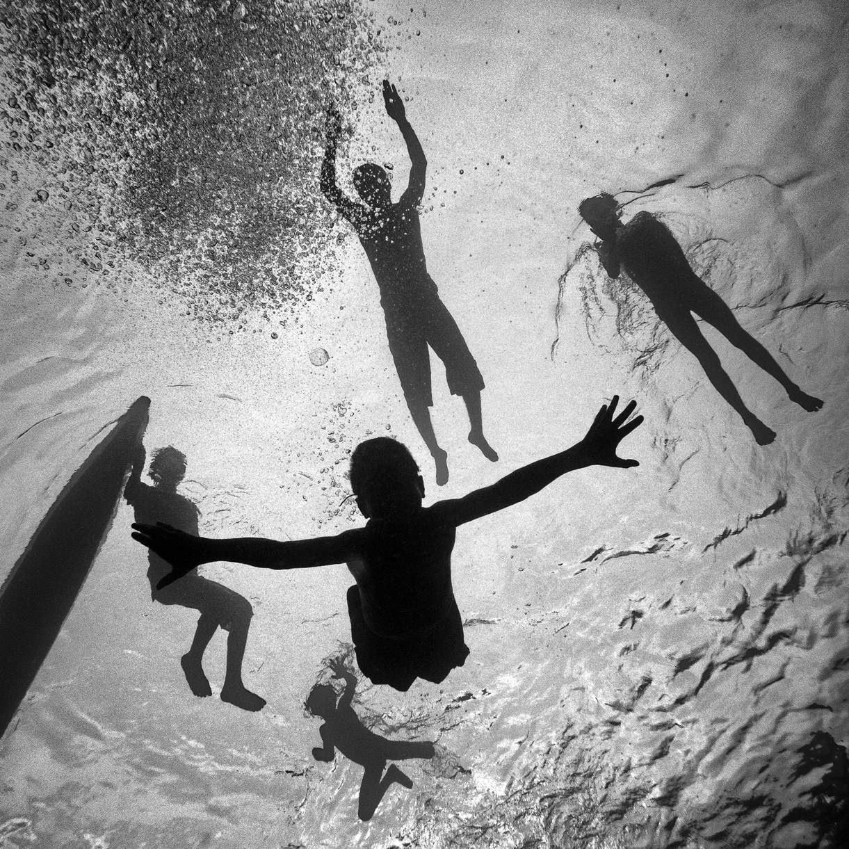 Ocean motywacją i motywem na czarno-białych zdjęciach Hengki Koentjoro